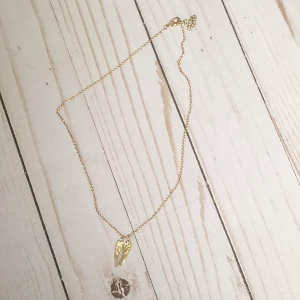 New!  Pretty Gold Angel Wings Necklace
